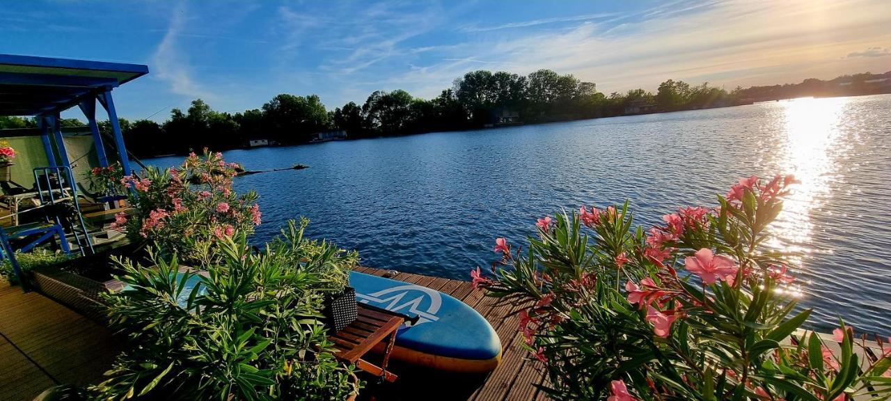 Hausboat "Zivot Na Vode" Bratislava Exterior foto