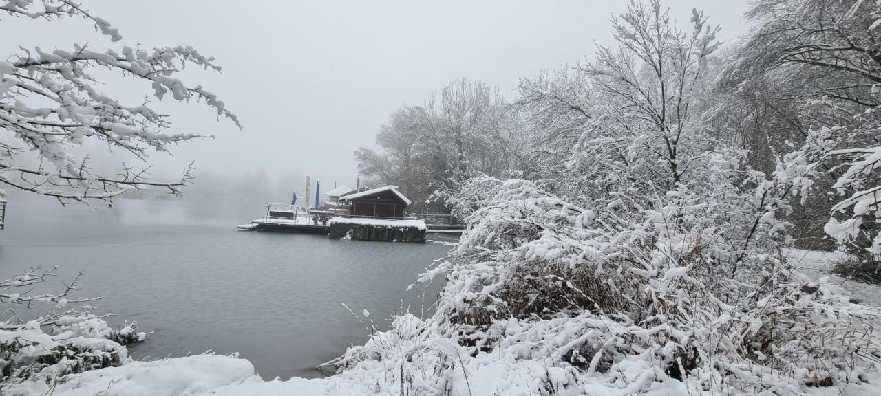 Hausboat "Zivot Na Vode" Bratislava Exterior foto